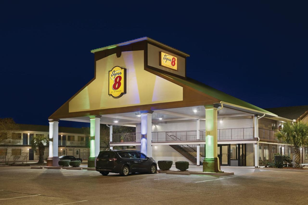 Super 8 By Wyndham Gulfport Biloxi Airport Motel Exterior photo
